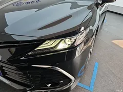 2021 Toyota Camry 2.5G Luxury — фото 5