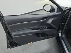 2021 Toyota Camry 2.5G Luxury — фото 7