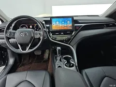 2021 Toyota Camry 2.5G Luxury — фото 12