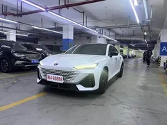 2022 Changan UNI-V 1.5T, белый — фото 1