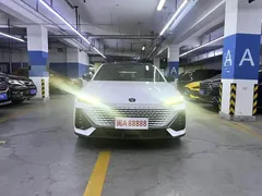 2022 Changan UNI-V 1.5T, белый — фото 2