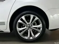2023 Toyota Sienna 2.5L Hybrid Premium — фото 8