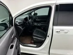 2023 Toyota Sienna 2.5L Hybrid Premium — фото 11