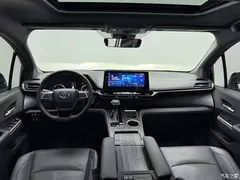 2023 Toyota Sienna 2.5L Hybrid Premium — фото 17