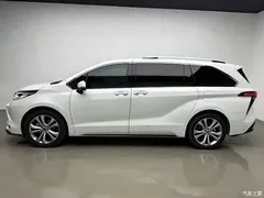 2023 Toyota Sienna 2.5L Hybrid Premium — фото 20