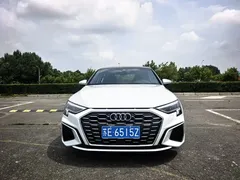 2023 Audi A3 Sportback 35 TFSI, белый — фото 2