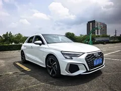 2023 Audi A3 Sportback 35 TFSI, белый — фото 3
