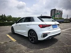 2023 Audi A3 Sportback 35 TFSI, белый — фото 4