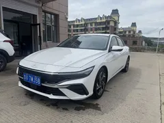 2023 Hyundai Elantra 1.5L CVT LUX Premium, белый — фото 1
