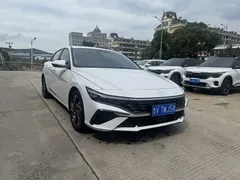 2023 Hyundai Elantra 1.5L CVT LUX Premium, белый — фото 2