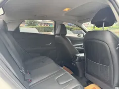 2023 Hyundai Elantra 1.5L CVT LUX Premium, белый — фото 6
