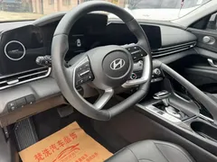 2023 Hyundai Elantra 1.5L CVT LUX Premium, белый — фото 8