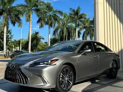 2022 Lexus ES 300h