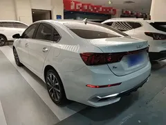 2021 Kia Cerato 1.5L CVT Fashion, белый — фото 5