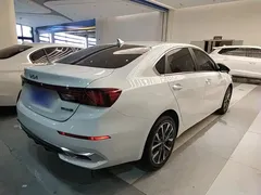 2021 Kia Cerato 1.5L CVT Fashion, белый — фото 7