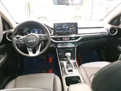 2021 Kia Cerato 1.5L CVT Fashion, белый — фото 10