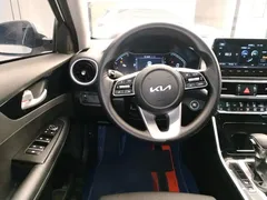 2021 Kia Cerato 1.5L CVT Fashion, белый — фото 11