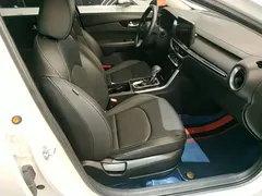 2021 Kia Cerato 1.5L CVT Fashion, белый — фото 25