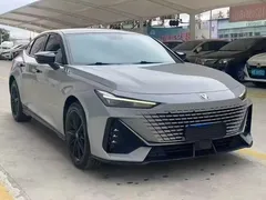 2022 Changan UNI-V 1.5T Premium — фото 3