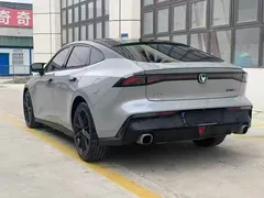 2022 Changan UNI-V 1.5T Premium — фото 7
