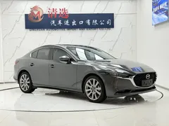 2022 Mazda 3 2.0L AT — фото 3