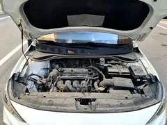 2020 Hyundai Elantra 1.6L AT GL, белый — фото 20