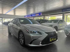2020 Lexus ES 300h — фото 3