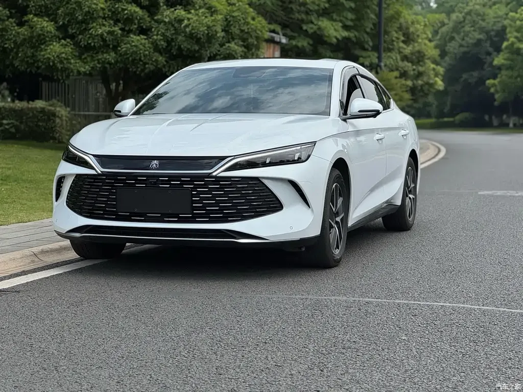 2024 BYD Qin L DM-i 120KM leading type