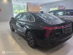 2025 Hongqi H5 PHEV 130 Super Hybrid, чёрный — фото 11