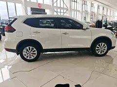 2023 Nissan X-Trail 2.0L 2WD Premium, белый — фото 10