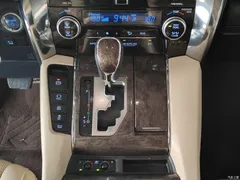 2020 Toyota Vellfire Hybrid 2.5L HV Premium — фото 6