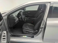 2022 Toyota Avalon Hybrid 2.5L Luxury — фото 9