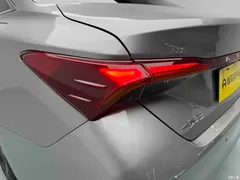 2022 Toyota Avalon Hybrid 2.5L Luxury — фото 12