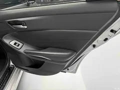2022 Toyota Avalon Hybrid 2.5L Luxury — фото 15
