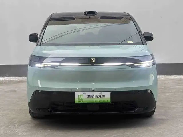 2025 Zeekr Mix Smart Driving