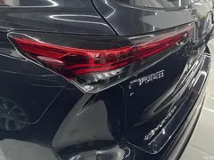 2023 Toyota Highlander 2.5L Smart Hybrid 4WD Premium 7-seat — фото 11