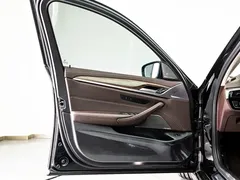 2022 BMW 5 Series 5 530Li, чёрный — фото 9