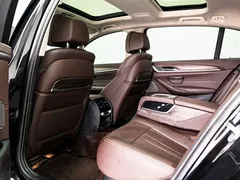 2022 BMW 5 Series 5 530Li, чёрный — фото 11