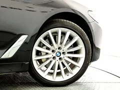 2022 BMW 5 Series 5 530Li, чёрный — фото 25