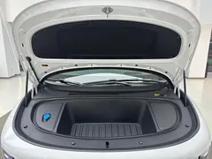 2025 Li Auto i6 4WD Standard, белый — фото 3