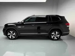 2023 Volkswagen Touron 380TSI 4WD Luxury, чёрный — фото 21