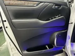 2020 Toyota Alphard Hybrid 2.5L Premium — фото 10