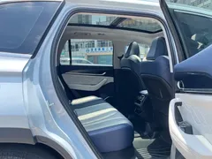 2022 Geely Monjaro L 1.5T Hi F Hybrid Super, белый — фото 13