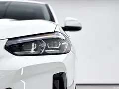 2022 BMW X4 xDrive 25i M Sport Package, белый — фото 5