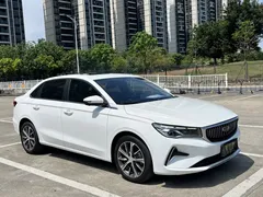 2022 Geely Emgrand 1.5L CVT, белый — фото 2
