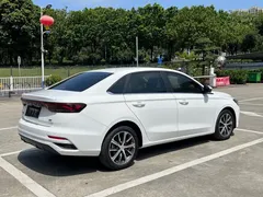 2022 Geely Emgrand 1.5L CVT, белый — фото 3