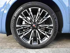 2023 Hongqi HS5 2.0T 4WD Pro, синий — фото 19