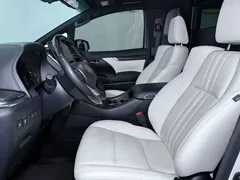 2020 Lexus LM 300h, белый — фото 8