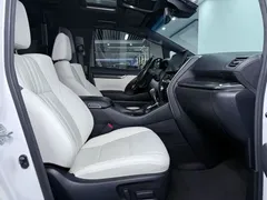 2020 Lexus LM 300h, белый — фото 10