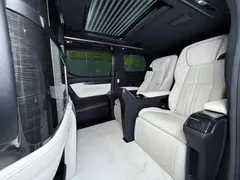 2020 Lexus LM 300h, белый — фото 14